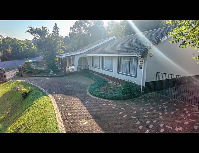 4 BEDROOM HOUSE FOR SALE IN CLARENDON
